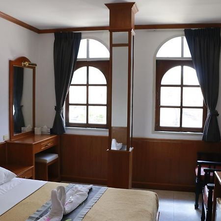 Welcome Guest House Patong Buitenkant foto