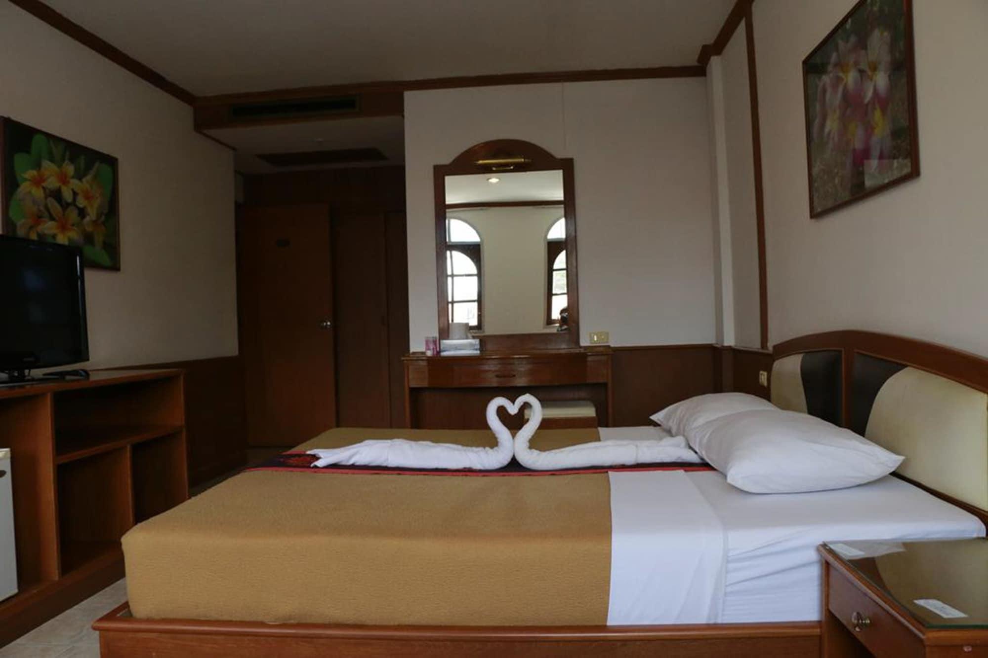 Welcome Guest House Patong Buitenkant foto