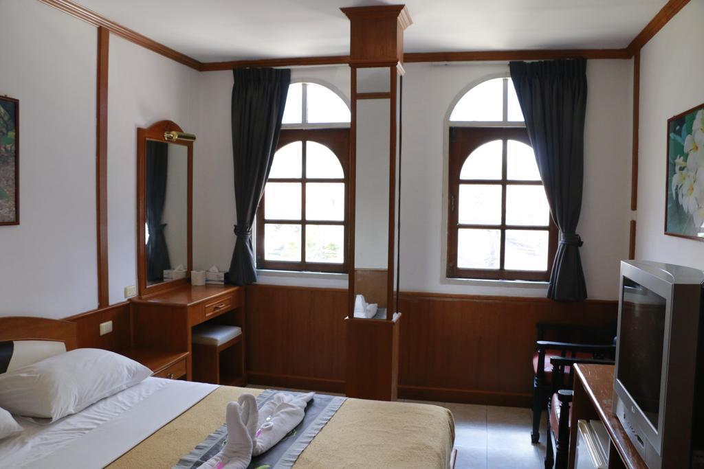 Welcome Guest House Patong Buitenkant foto