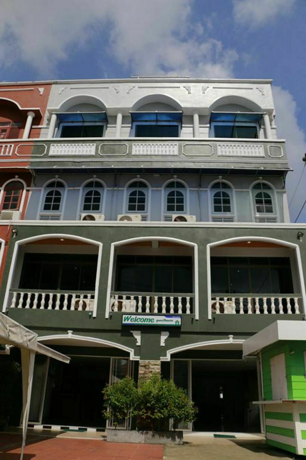 Welcome Guest House Patong Buitenkant foto